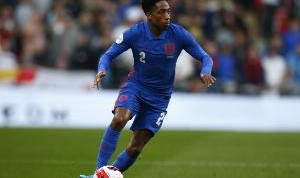 记者：沃克-彼得斯想回热刺并已有接触，但新帅弗兰克没有回应