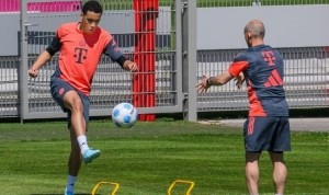 pg电子官网-备战欧国联四强战，记者：穆西亚拉进行了35分钟高强度有球训练