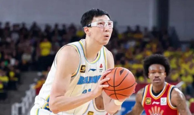 巧合？周琦去年同一时间离开国家队赴美！球迷：全运会能打，国家队就